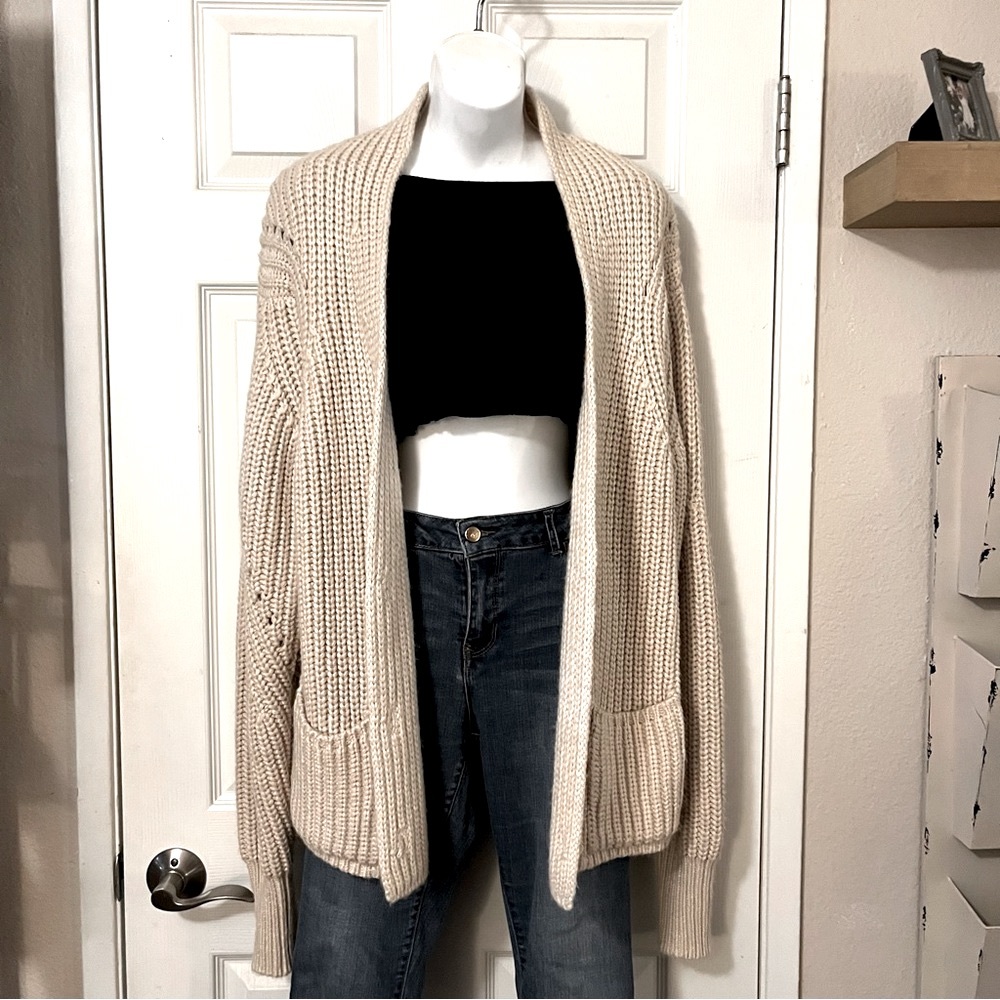 MM&CO. Thick Cable Knit Beige & Dk Gray Button Down V Neck Cardigan Sweater M